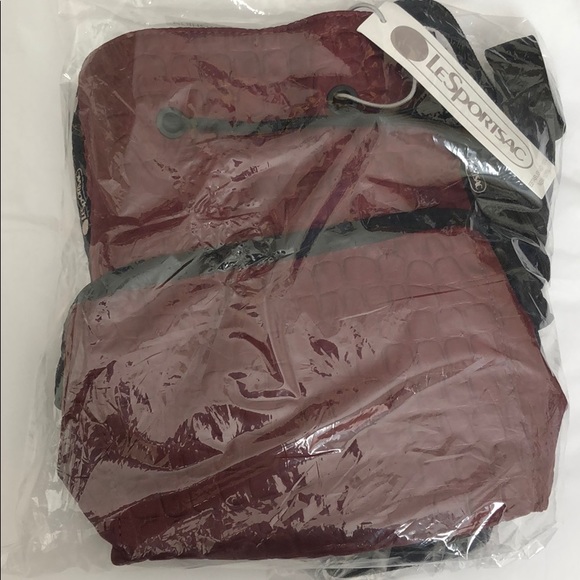 ✔️SOLD NWT LeSportsac Drawstring Crossbody Bag - Picture 6 of 7